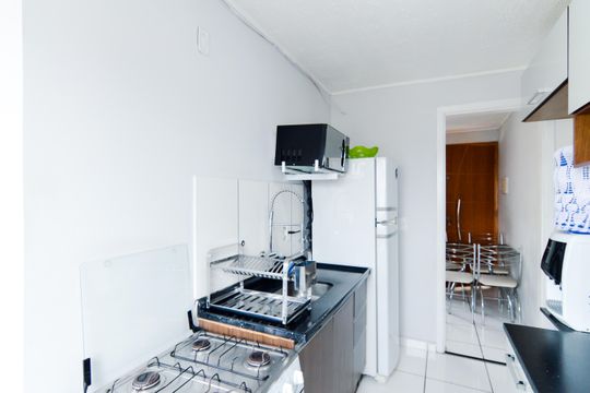 Cozinha de apartamento à venda com 2 quartos, 47m² em Jardim Guilhermino, Guarulhos