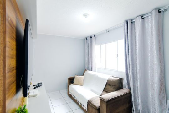 Sala de apartamento à venda com 2 quartos, 47m² em Jardim Guilhermino, Guarulhos