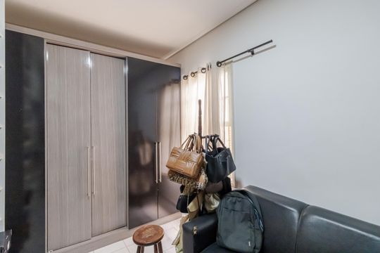 Quarto 2 de casa à venda com 3 quartos, 180m² em Indianópolis, São Paulo