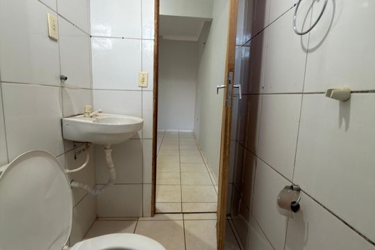 Banheiro de apartamento para alugar com 1 quarto, 60m² em Colônia Agrícola Samambaia, Brasília