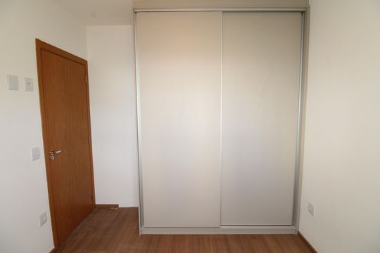 Quarto de apartamento para alugar com 2 quartos, 60m² em Colinas do Paratehy, São José dos Campos