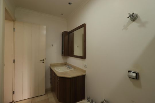 Banheiro da Suíte 1 de apartamento para alugar com 4 quartos, 315m² em Jardim, Santo André