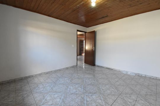Quarto 1 de casa para alugar com 3 quartos, 65m² em Capão Raso, Curitiba