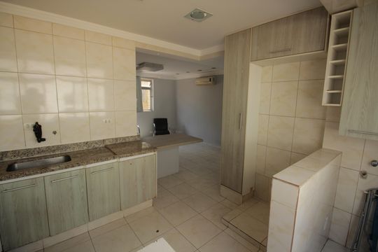 Cozinha e Área de Serviço de apartamento para alugar com 2 quartos, 81m² em Macuco, Santos