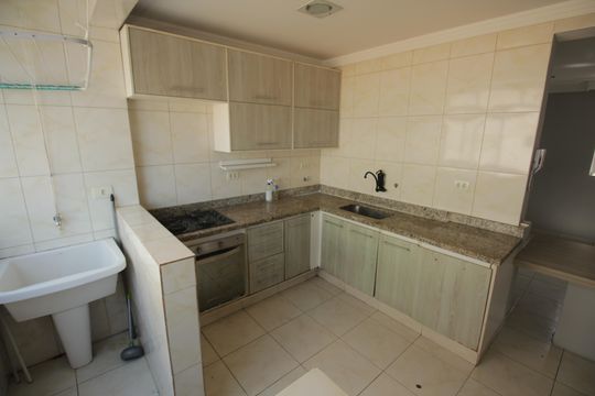 Cozinha e Área de Serviço de apartamento para alugar com 2 quartos, 81m² em Macuco, Santos