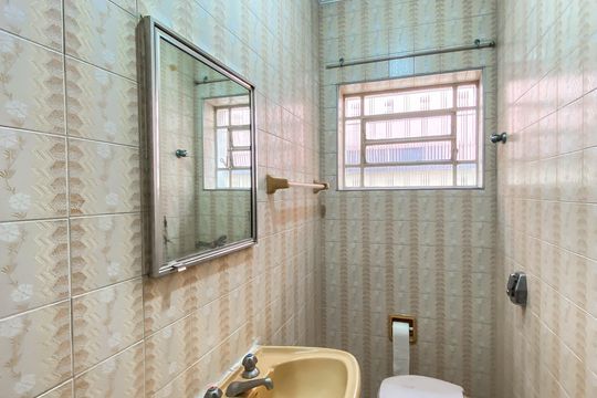 Lavabo  de casa para alugar com 3 quartos, 250m² em Vila Ré, São Paulo