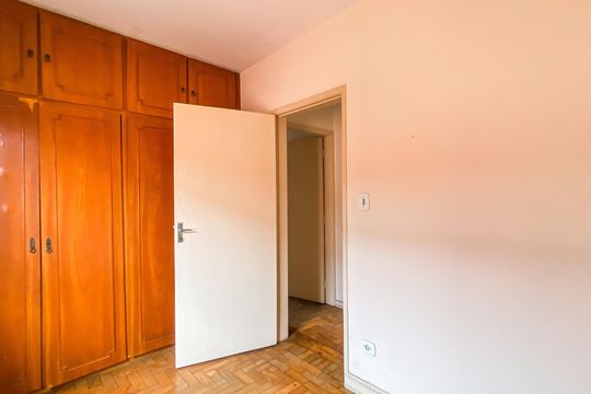 Quarto 2 de casa para alugar com 3 quartos, 250m² em Vila Ré, São Paulo