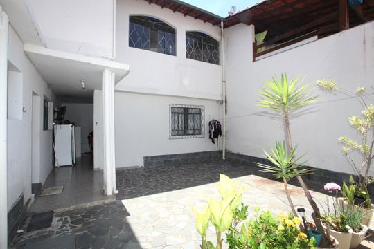 Casa Auxiliar - 3 quartos de casa à venda com 6 quartos, 493m² em Nossa Senhora do Carmo, Contagem
