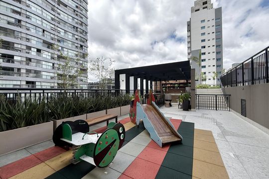 Playground  de kitnet/studio para alugar com 1 quarto, 30m² em Jardim das Acacias, São Paulo