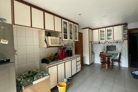 Cozinha de apartamento à venda com 4 quartos, 205m² em Jardim Guanabara, Rio de Janeiro
