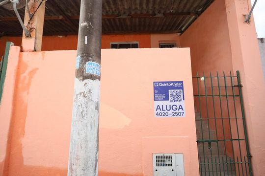 Fachada de casa para alugar com 1 quarto, 42m² em Veloso, Osasco