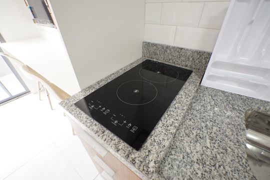 Cozinha de apartamento para alugar com 1 quarto, 28m² em Liberdade, São Paulo