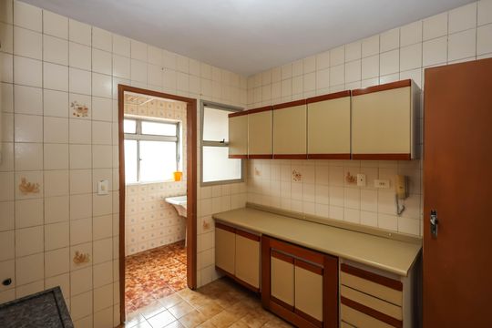 Cozinha de apartamento à venda com 2 quartos, 54m² em Vila Dom Pedro I, São Paulo