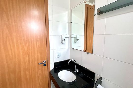 Banheiro de apartamento para alugar com 2 quartos, 40m² em Água Chata, Guarulhos
