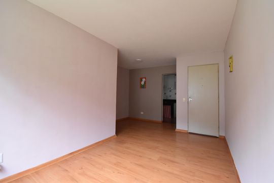 Sala de apartamento à venda com 3 quartos, 56m² em Santa Quiteria, Curitiba
