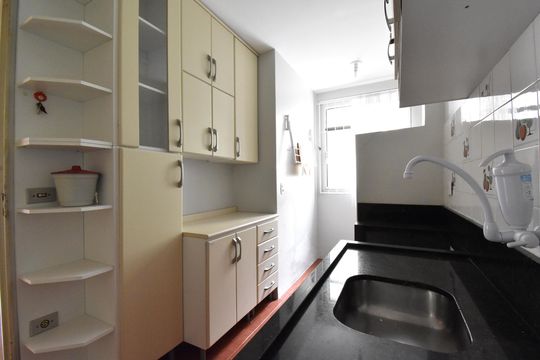 Cozinha de apartamento à venda com 3 quartos, 56m² em Santa Quiteria, Curitiba