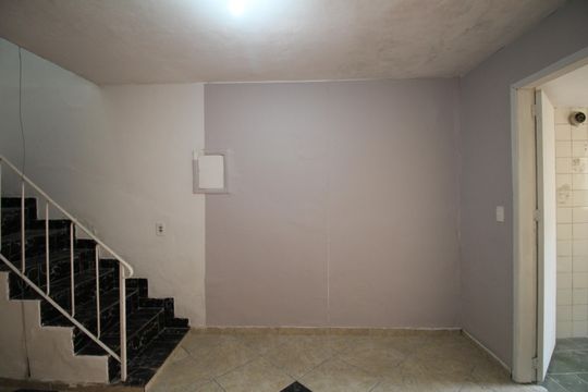 Sala de casa para alugar com 2 quartos, 50m² em Jardim Campo Limpo, São Paulo
