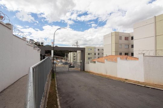 Fachada de apartamento para alugar com 2 quartos, 45m² em A Definir Em Campo, Contagem