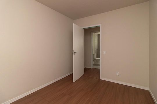 Quarto de apartamento à venda com 1 quarto, 40m² em Camaquã, Porto Alegre