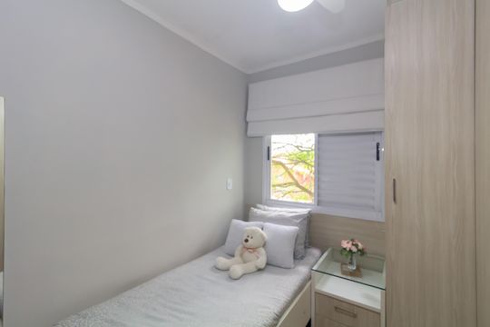 Quarto 1 de apartamento para alugar com 2 quartos, 60m² em Vila Carmosina, São Paulo