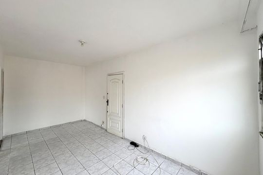 Sala de apartamento para alugar com 1 quarto, 35m² em Pechincha, Rio de Janeiro