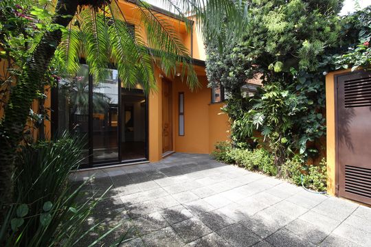 Garagem de casa para alugar com 1 quarto, 250m² em Vila Nova Conceição, São Paulo