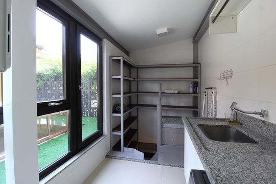 Área de Serviço de casa para alugar com 1 quarto, 250m² em Vila Nova Conceição, São Paulo