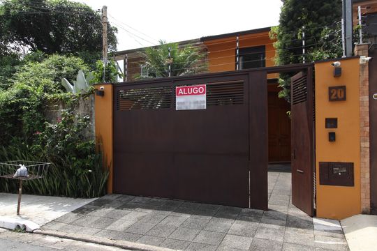 Fachada de casa para alugar com 1 quarto, 250m² em Vila Nova Conceição, São Paulo