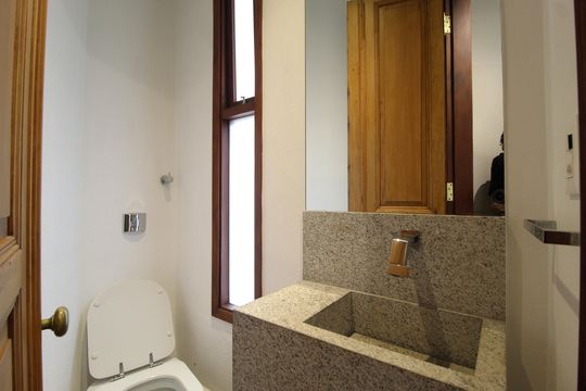 Lavabo de casa para alugar com 1 quarto, 250m² em Vila Nova Conceição, São Paulo