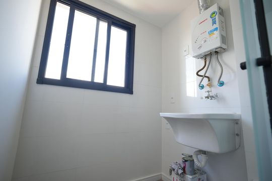 Área de Serviço de apartamento para alugar com 2 quartos, 50m² em Campestre, Santo André