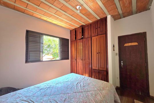Casa à venda com 6 quartos, 200m² em Nova Gameleira, Belo Horizonte