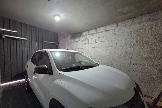 Casa à venda com 6 quartos, 200m² em Nova Gameleira, Belo Horizonte