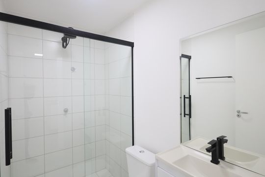 Banheiro de apartamento para alugar com 2 quartos, 38m² em Rochdale, Osasco