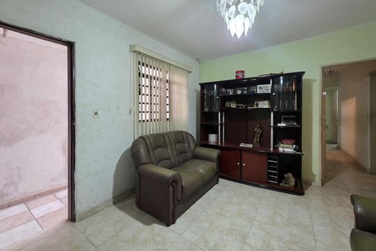 Sala de casa à venda com 4 quartos, 250m² em Jardim Alzira Franco, Santo André