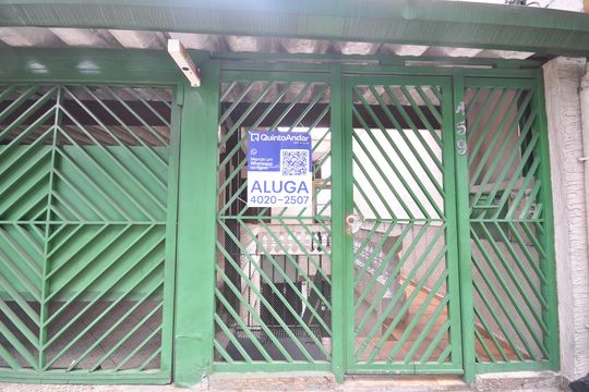 Fachada de casa para alugar com 1 quarto, 30m² em Vila Isolina Mazzei, São Paulo