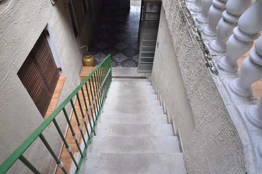 Escada de acesso de casa para alugar com 1 quarto, 30m² em Vila Isolina Mazzei, São Paulo