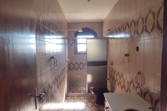 Banheiro de casa para alugar com 3 quartos, 285m² em Sarandi, Porto Alegre