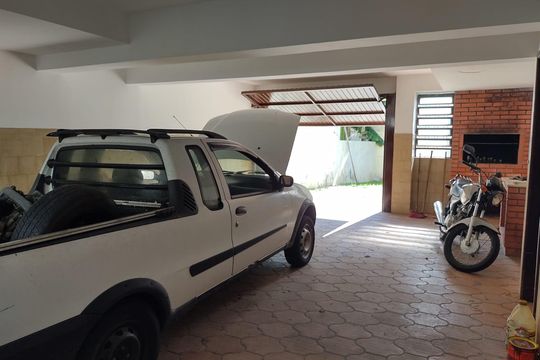 Garagem de casa para alugar com 3 quartos, 285m² em Sarandi, Porto Alegre