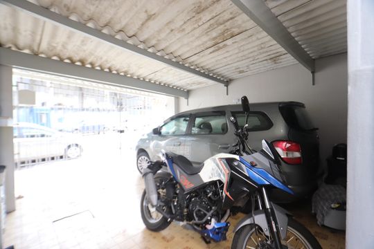 Garagem de casa à venda com 2 quartos, 150m² em Vila Santa Clara, São Paulo