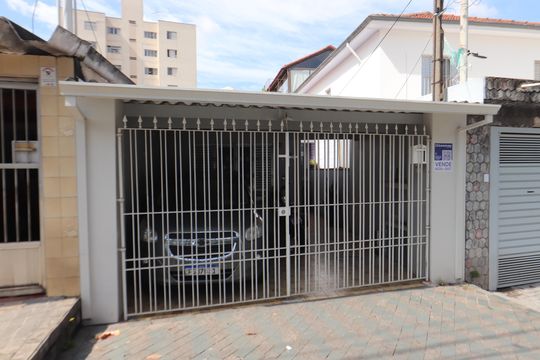 Fachada de casa à venda com 2 quartos, 150m² em Vila Santa Clara, São Paulo