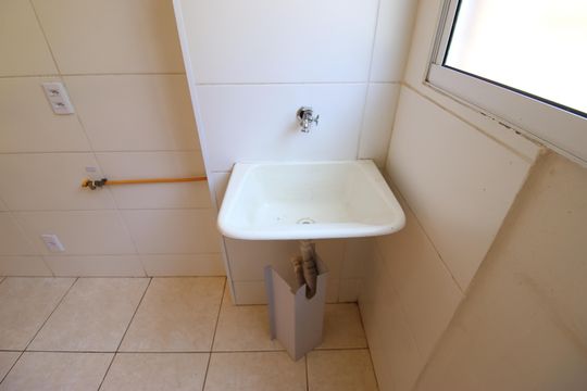 Área de Serviço de apartamento para alugar com 2 quartos, 43m² em Recreio dos Sorocabanos, Sorocaba