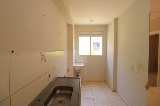 Cozinha de apartamento para alugar com 2 quartos, 43m² em Recreio dos Sorocabanos, Sorocaba