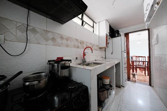 Cozinha e Área de Serviço de apartamento à venda com 2 quartos, 56m² em Cangaiba, São Paulo