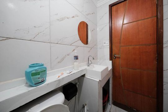 Banheiro de apartamento à venda com 2 quartos, 56m² em Cangaiba, São Paulo