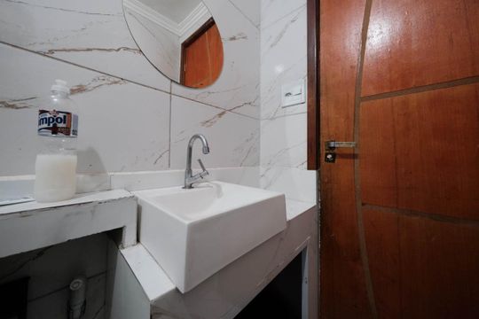 Banheiro de apartamento à venda com 2 quartos, 56m² em Cangaiba, São Paulo