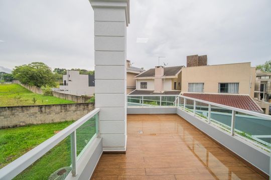 Varanda de casa de condomínio à venda com 2 quartos, 300m² em Umbará, Curitiba