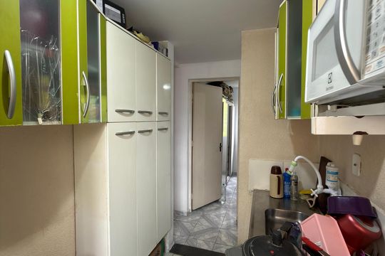 Cozinha de apartamento à venda com 2 quartos, 54m² em Bairro dos Casa, São Bernardo do Campo