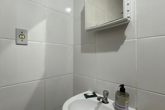 Banheiro Social de apartamento à venda com 2 quartos, 54m² em Bairro dos Casa, São Bernardo do Campo