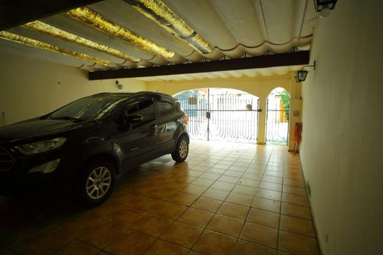 Garagem  de casa à venda com 2 quartos, 252m² em Parque Terra Nova, São Bernardo do Campo