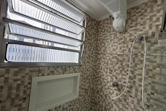 Banheiro de apartamento para alugar com 2 quartos, 55m² em Lajeado, Cotia
